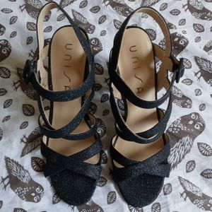Unisa Heels